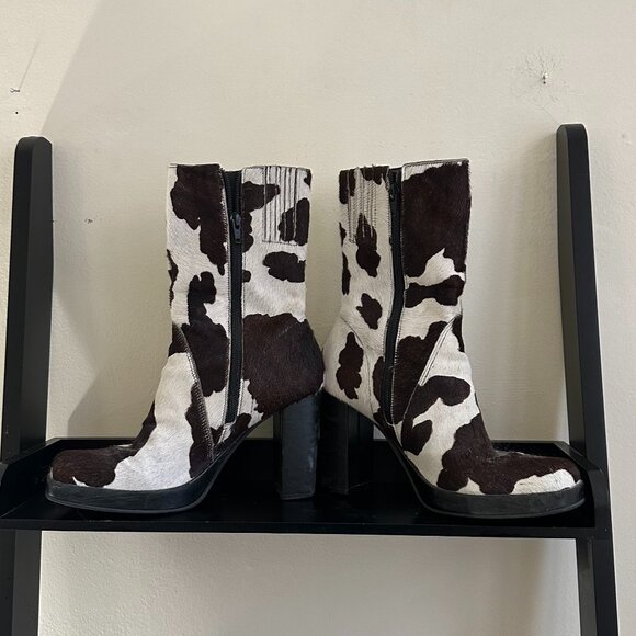 Funky Cow Hide Cowboy Boots Size 85 - Picture 2 of 4